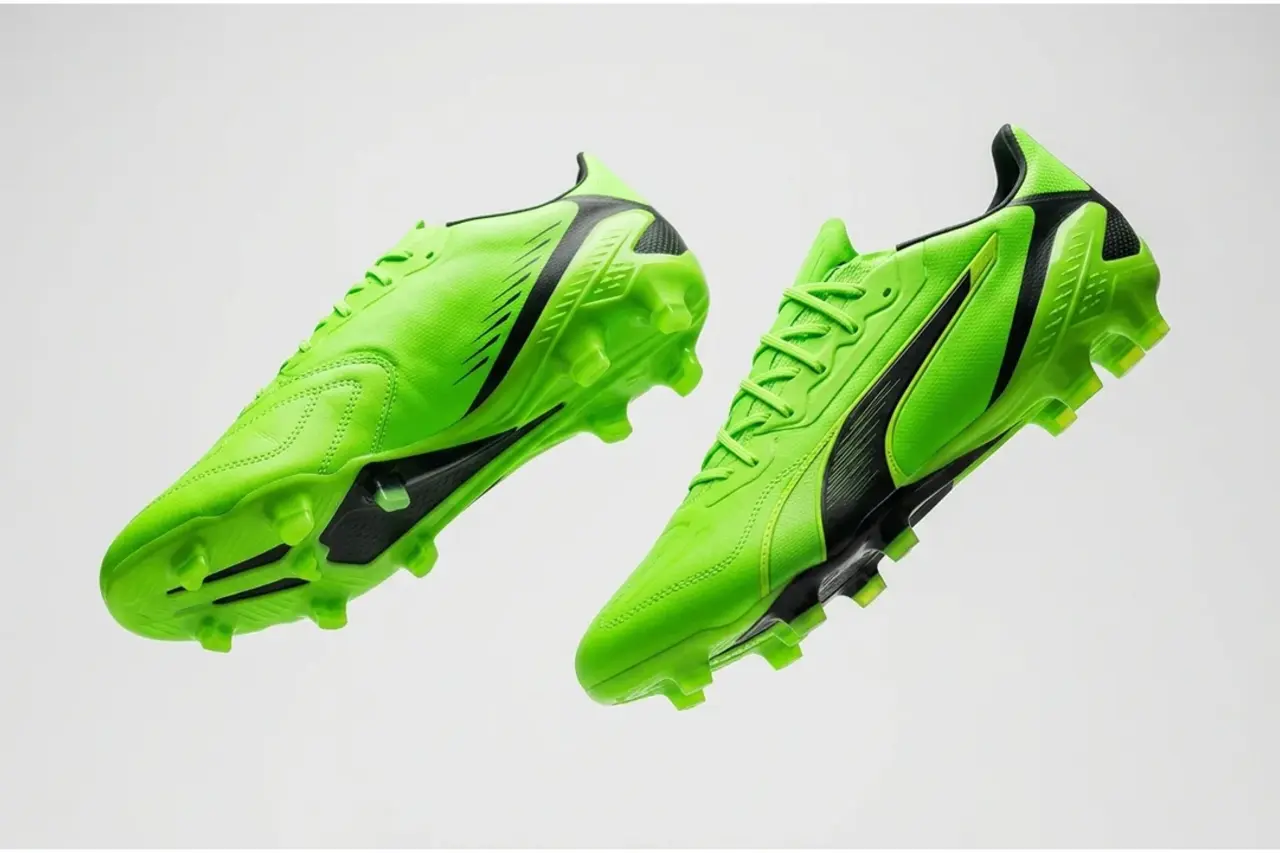 une chaussure vert fluo qui volent dans les airs